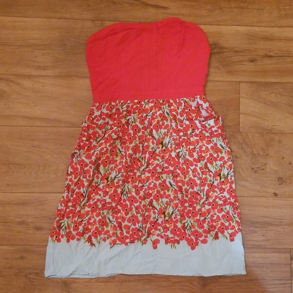 Strapless floral dress with pockets